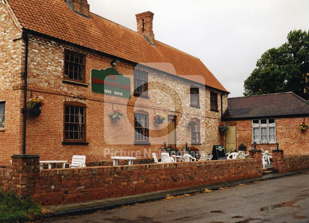 Brownlow Arms Pub, Ferry Road, High Marnham, Nottingham, 1998