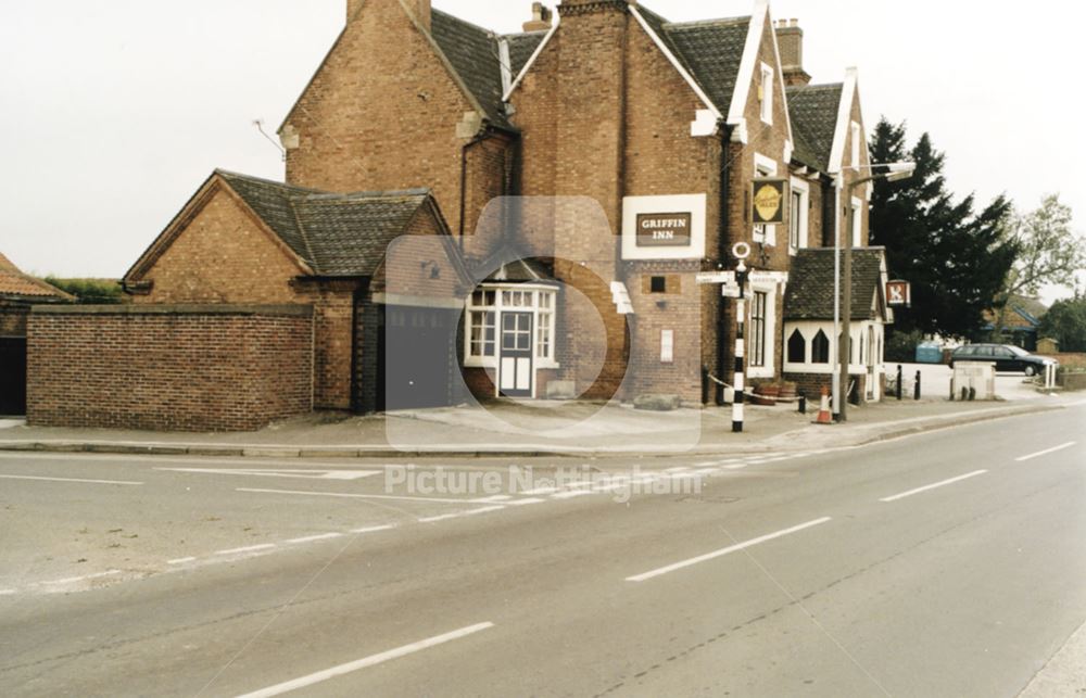 Griffin Inn, Main Road, Plumtree, 1997