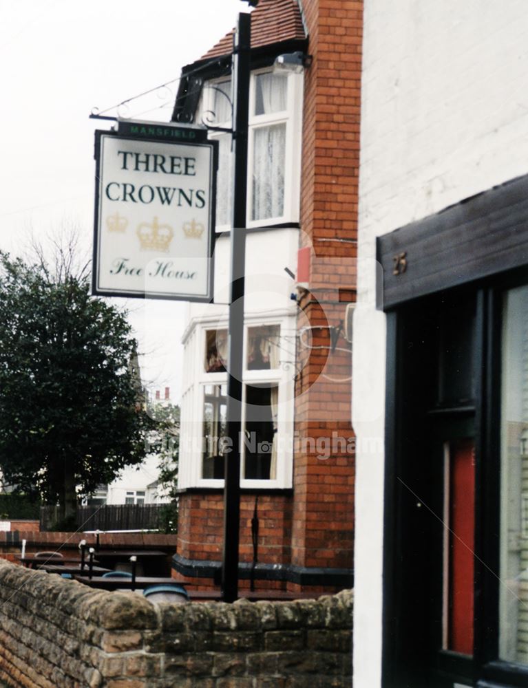 Three Crowns, 23 Easthorpe Street, Ruddington, November 1998