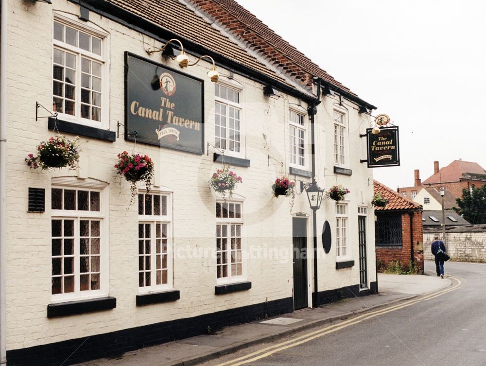 The Canal Tavern, Canal Road, Worksop, July 1998