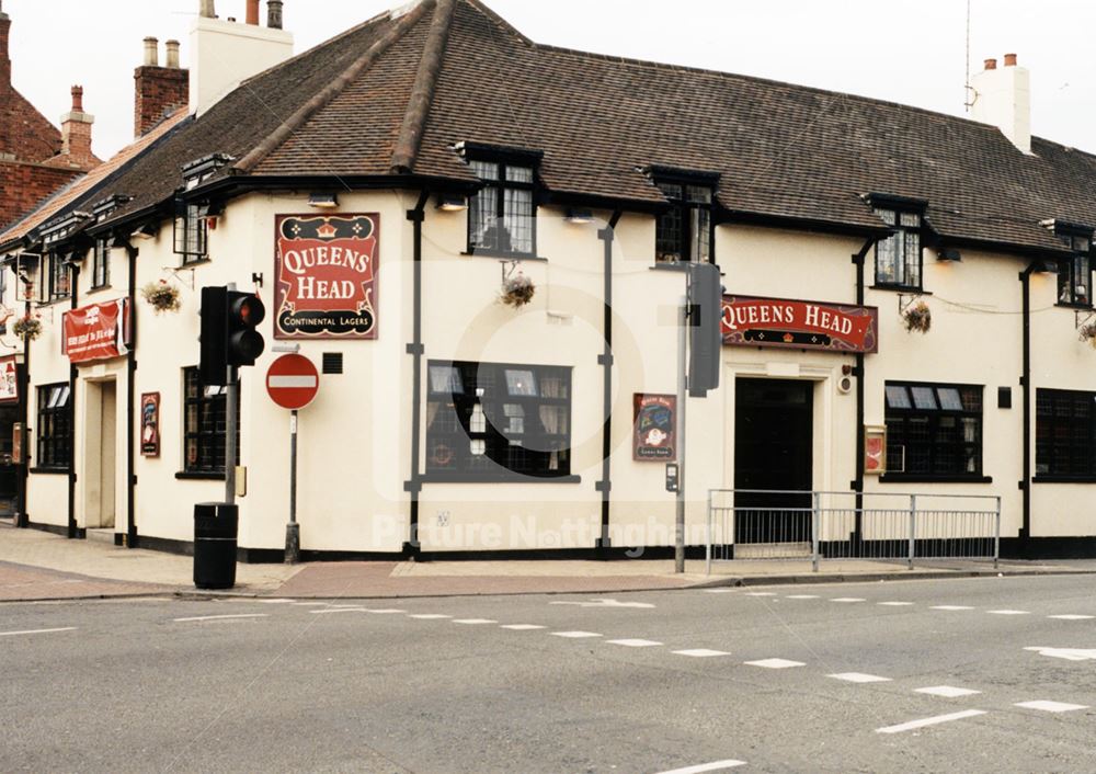 Queens Head, Newcastle Avenue, Worksop, July 1998