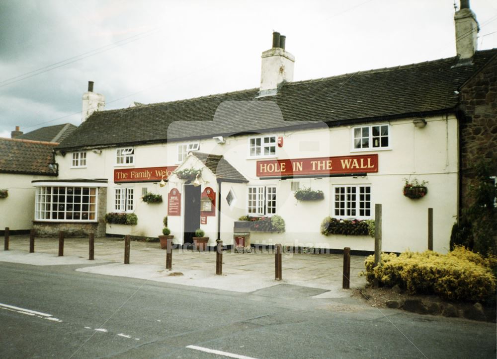 Hole In The Wall, Main Road, Underwood, c 1983