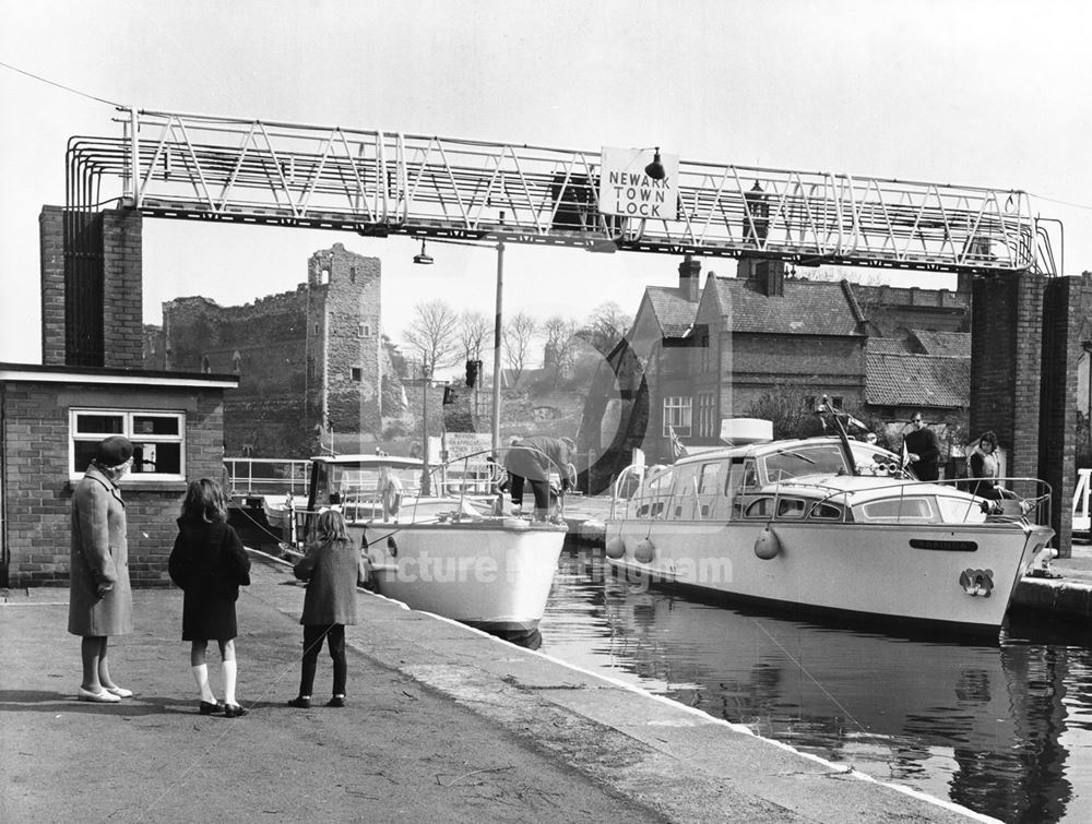 Newark Town Lock, Newark on Trent, 1973