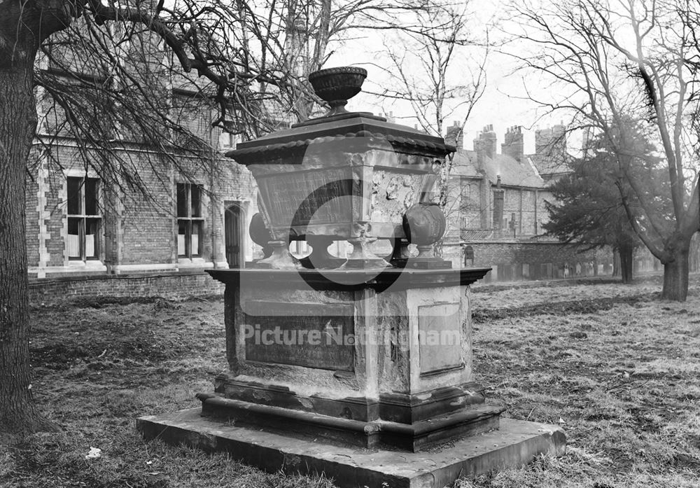 Newark Churchyard, 1949