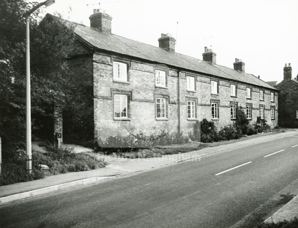 Cottages on Main Road, Plumtree, 1974